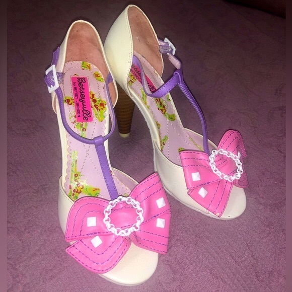 Betsey Johnson Shoes - RARE Betseyville Heels 💜🎀🤍